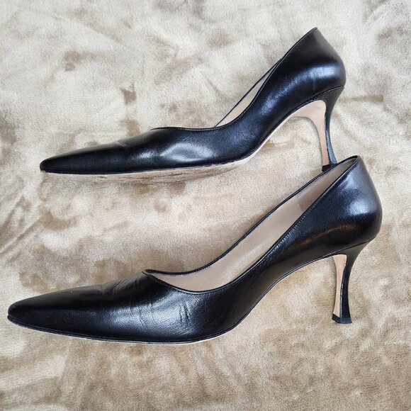 Manolo Blahnik Black Heels with Pointed Toe - Picture 3 of 7